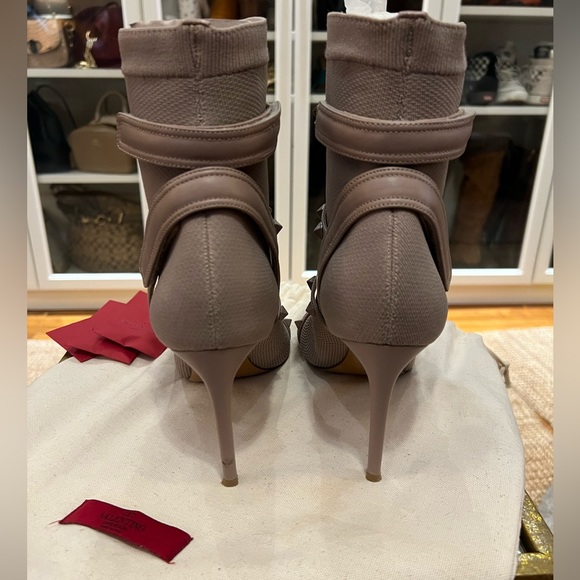 Valentino Garavani Rockstud Bodytech Sock Bootie EU38.5 - Picture 4 of 8